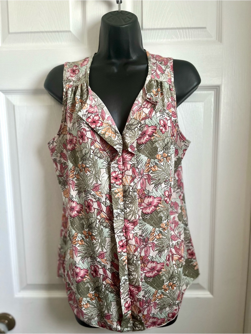 Ripe Top Tropical Floral Sleeveless Large Blouse Front V-Neck Camisole Summer